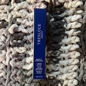 💋Never been used - NWOT - liquid lip tint in color fearless 💋MAKEUP- lipstick